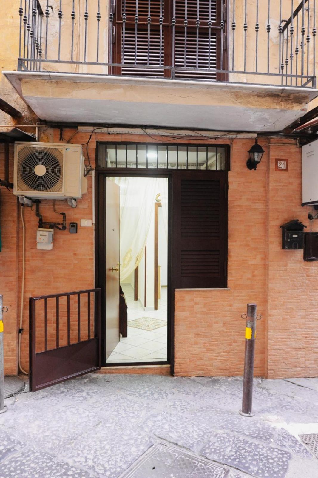 La Casa Di Nancy Next Plebiscito Apartment Napoli Exterior foto